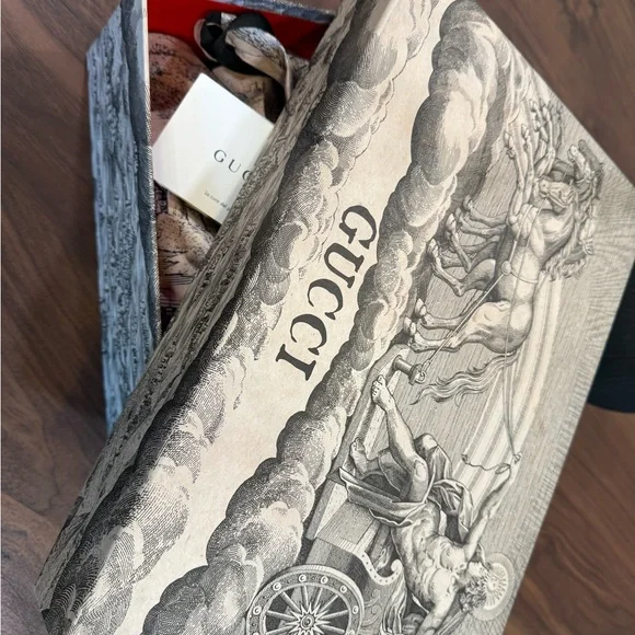 Gucci Blue and Orange Sneakers vintage look in great shape!! - Picture 9 of 9